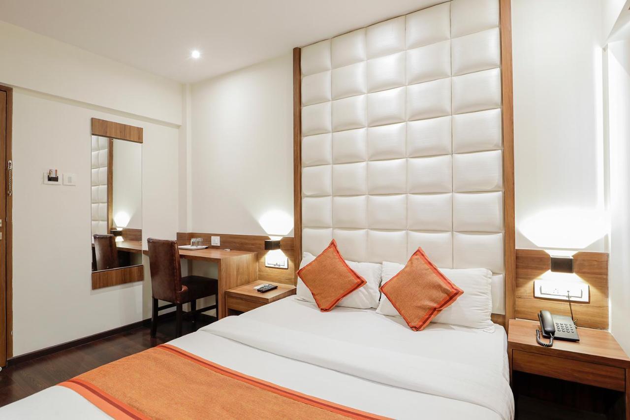 Hotel Ratna Mahal Мумбаи Экстерьер фото